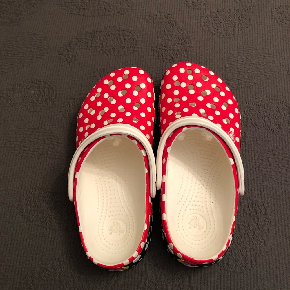 Limited edition Minnie Mouse Crocs! Size 8!